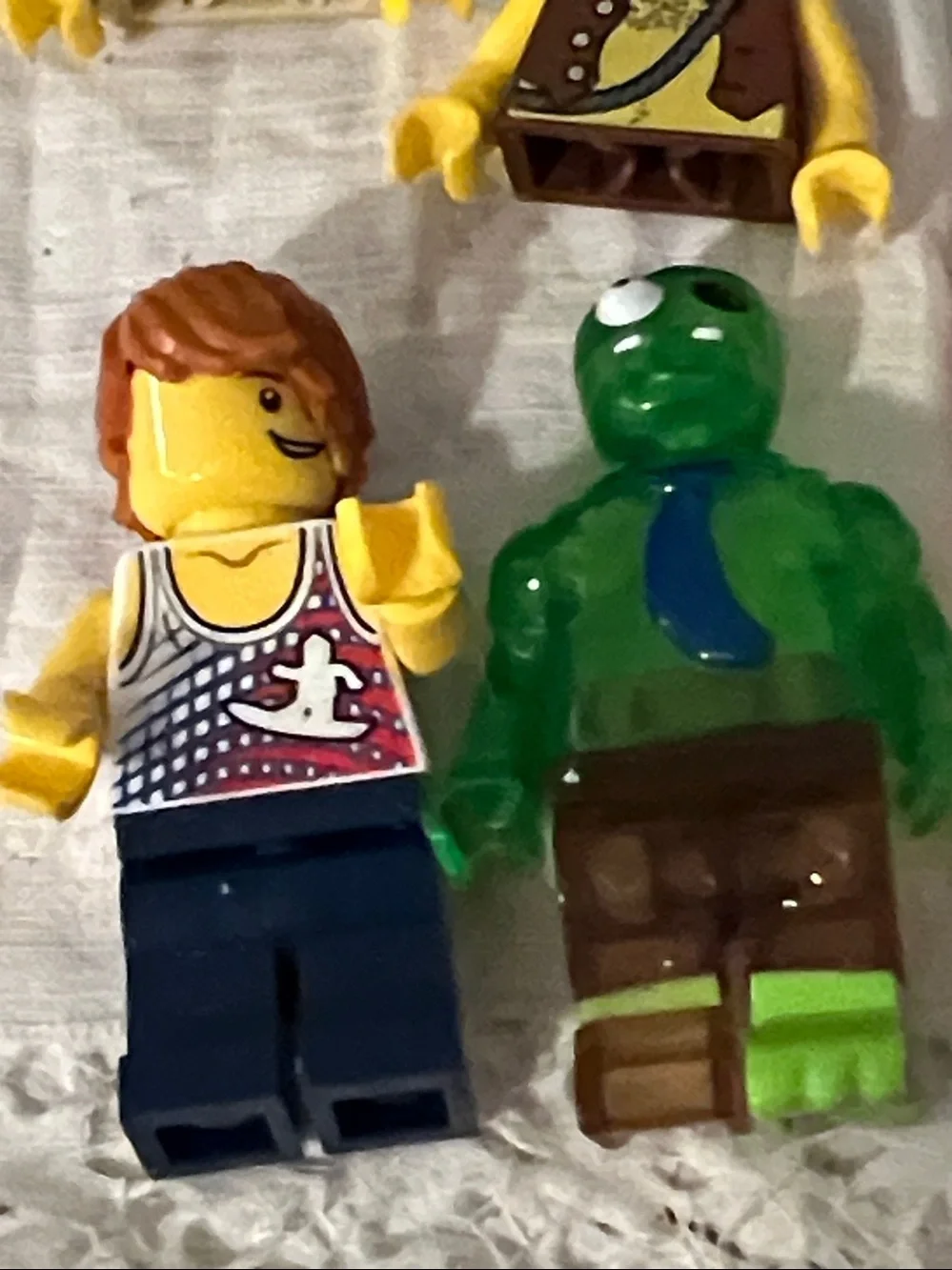 Lot Lego mini figures and parts sandy cheeks robin surfer custom
